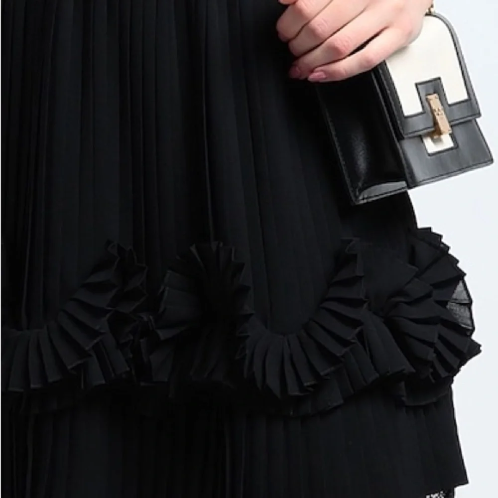 Burberry Black Lace Trim Ruffled Pleated Mini Skirt - Picture 4 of 10